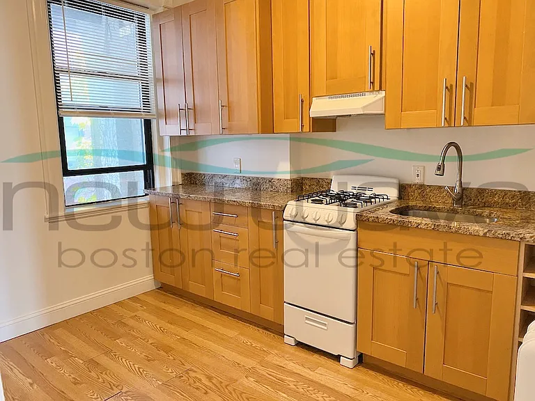 51 Joy St #4 — Photo 3