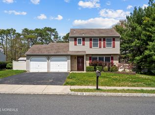19 Partridge Ln, Howell, NJ 07731