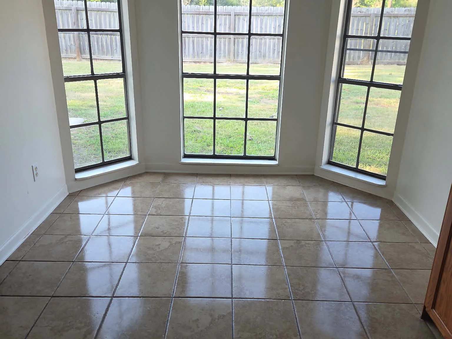 3 bed, 1464 sqft, $2,000 — Photo 4