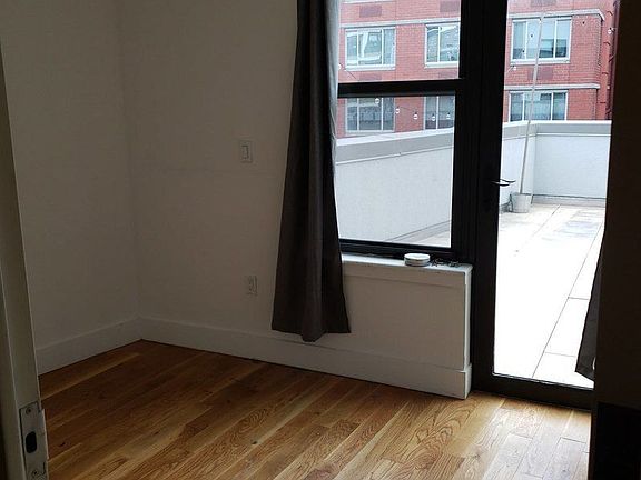 4th image of 33 2nd Ave APT 4B
