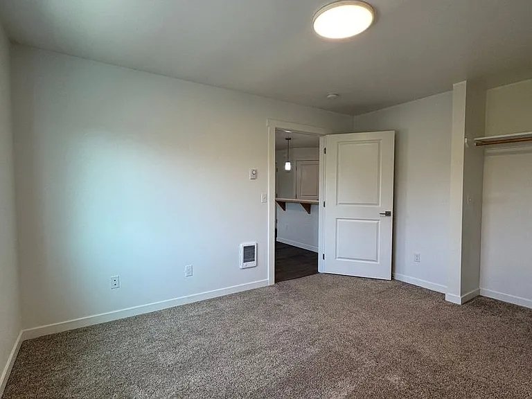 2249 N Airport Rd — Photo 55