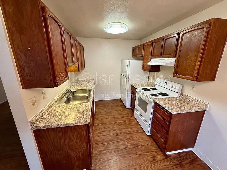 211 McCarrey St #2B — Photo 10