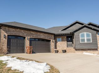 1211 Oak Hill Rd, Ozark, MO 65721