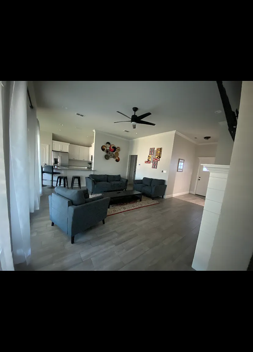 4 bed, 1650 sqft, $4,900 — Photo 2