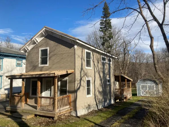 11 Salmon Creek Rd, Lansing, NY 14882