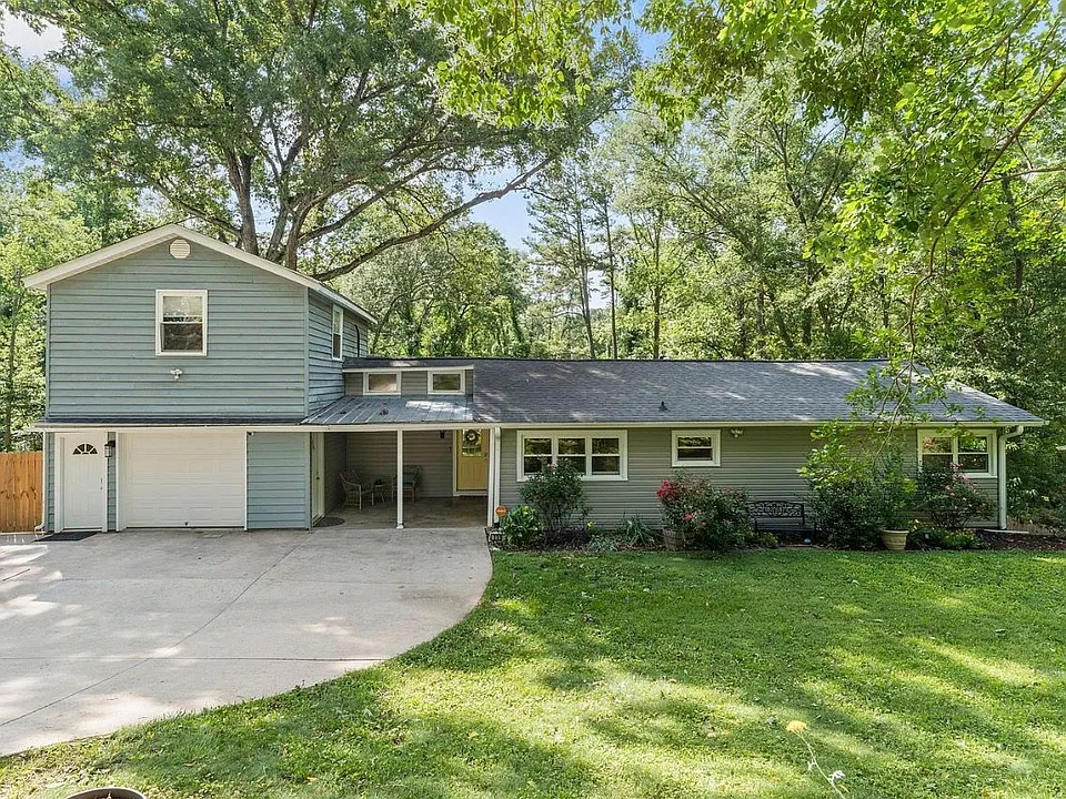 119 W Victoria Rd