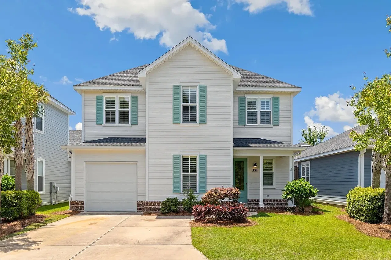 4 bed, 3.5 bath, 2367 sqft, $3,200 — Photo 1