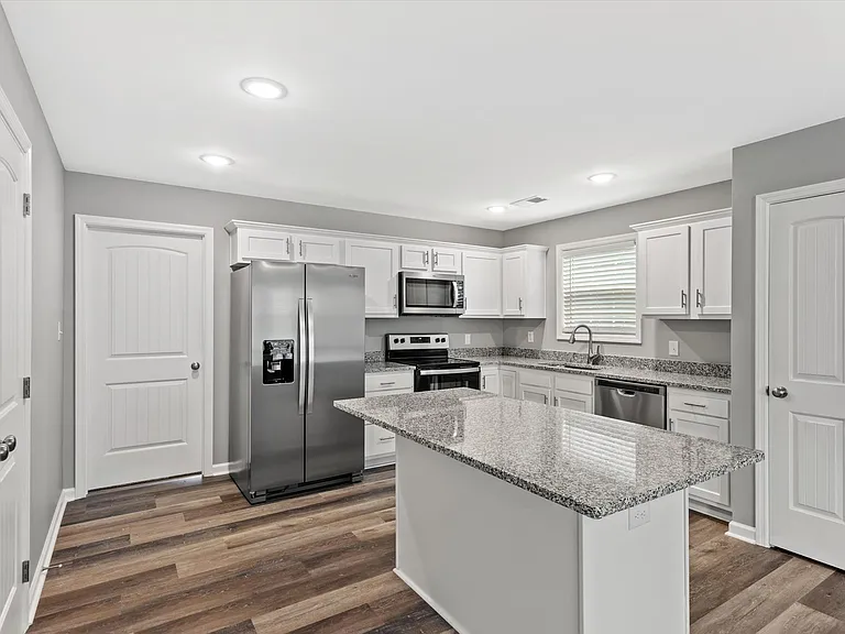 2015 Dolly Dr — Photo 8