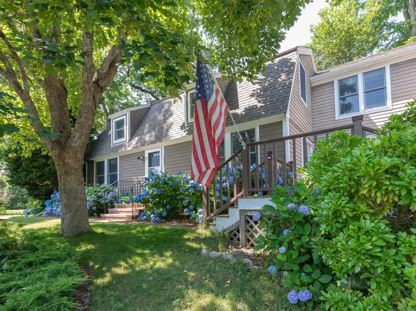 537 W Falmouth Highway, West Falmouth, MA 02540