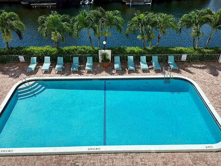 401 Golden Isles Dr #409 — Photo 30