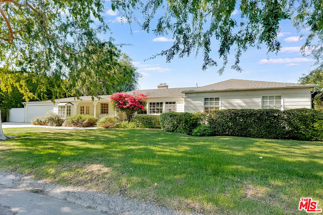 3 bed, 3.0 bath, 2186 sqft, $8,300 — Photo 1