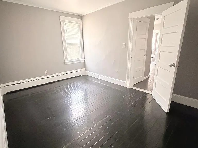 129 Sage Ave #2R — Photo 8