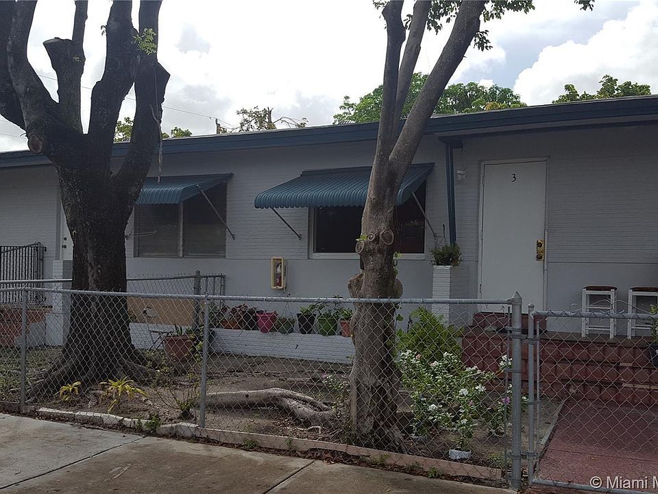 2nd image of 400 SW 21st Ave APT 4