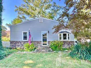 7 Avenue B, Helmetta, NJ 08828