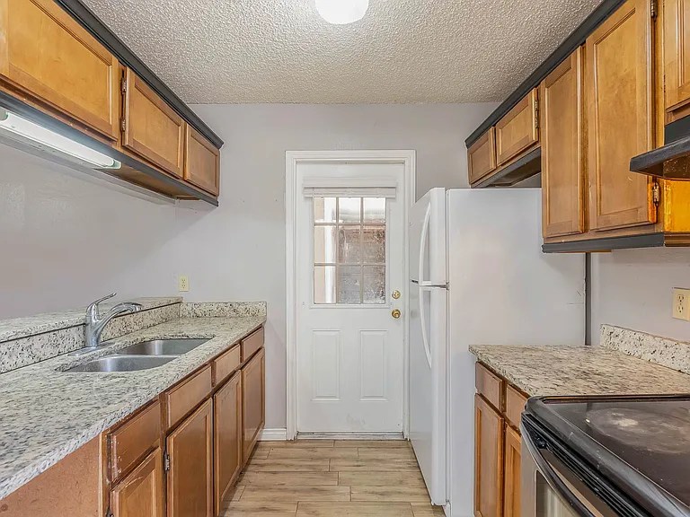 5204 Gawain Dr — Photo 14