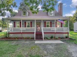 15912 Sandwave Rd, Chester, VA 23831