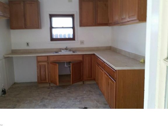 4th image of 649 Madison St