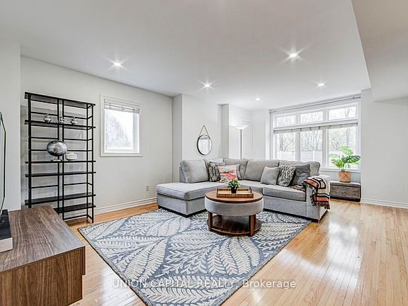 5th image of 1 Bastedo Ave #8