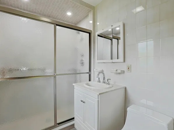 4650 Livingston Avenue image 15 of 27