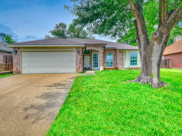 5211 Rio Bravo Dr, Arlington, TX 76017