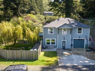 93463 Alabama Ln, Coos Bay, OR 97420