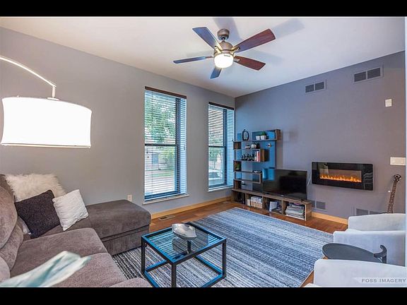 3rd image of 802 Williamson St APT 1