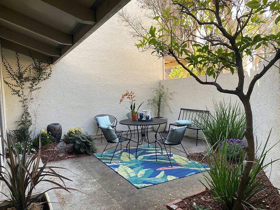 1st image of 19216 Vineyard Ln