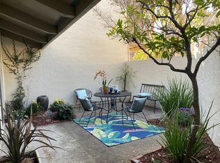 19216 Vineyard Ln, Saratoga, CA 95070