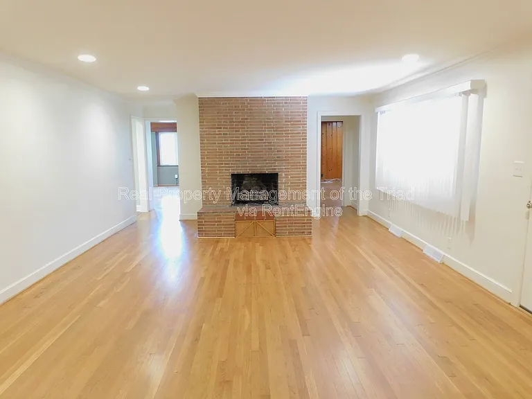 1901 Angelo St — Photo 3