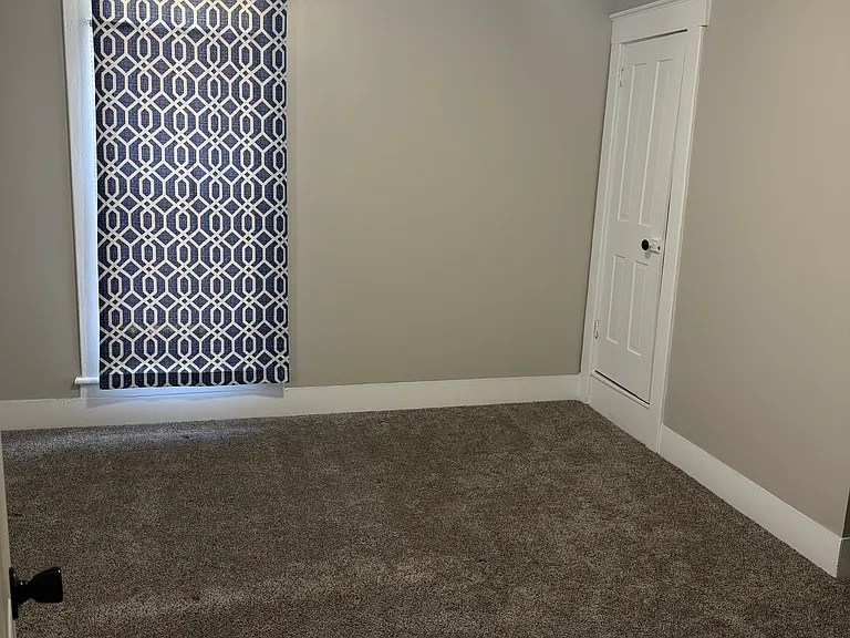 709 W Queen St #2 — Photo 10