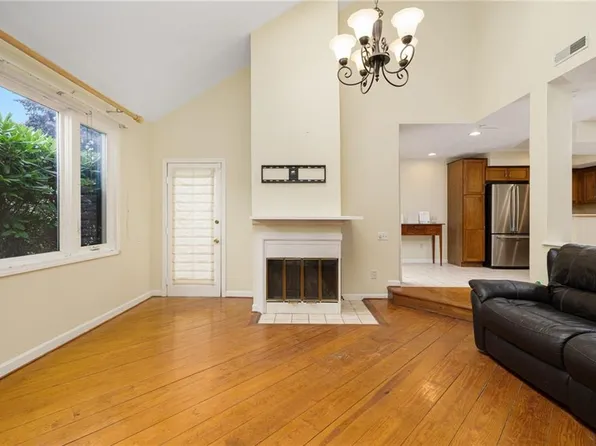95 Nipmuc Trl #B, North Providence, RI 02904