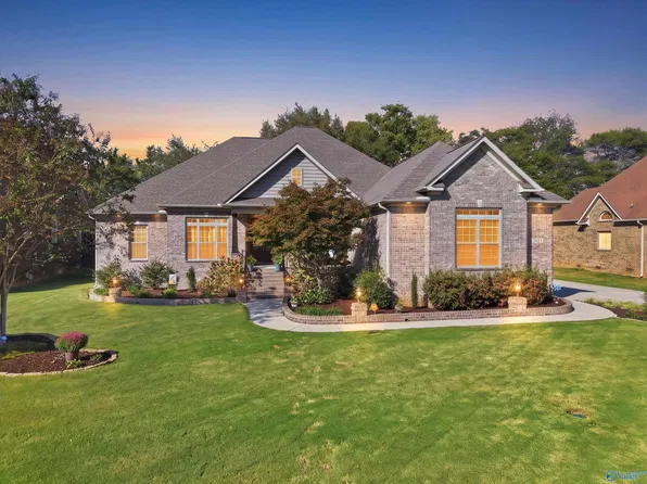 142 Forest Ridge Dr, Huntsville, AL 35806