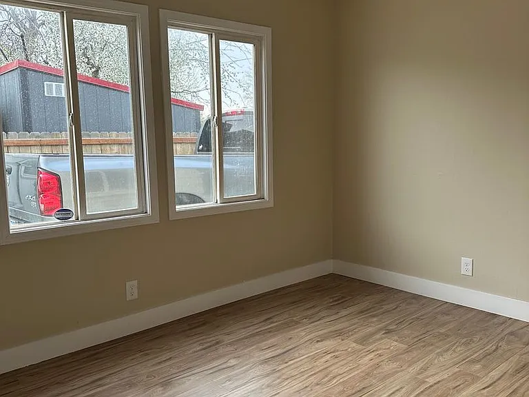 227 E Louise Ave — Photo 19