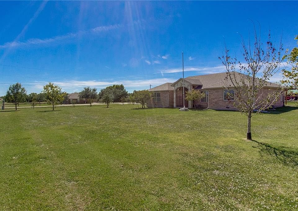 1st image of 19285 Horseshoe Dr