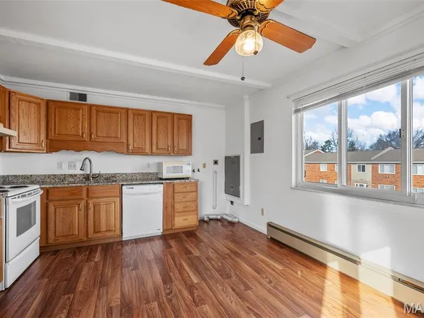 10622 Carroll Wood Way, Saint Louis, MO 63128