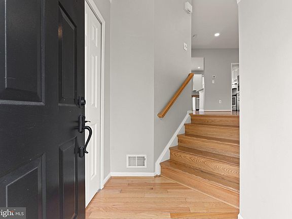 4th image of 5814 Stream Pond Ct