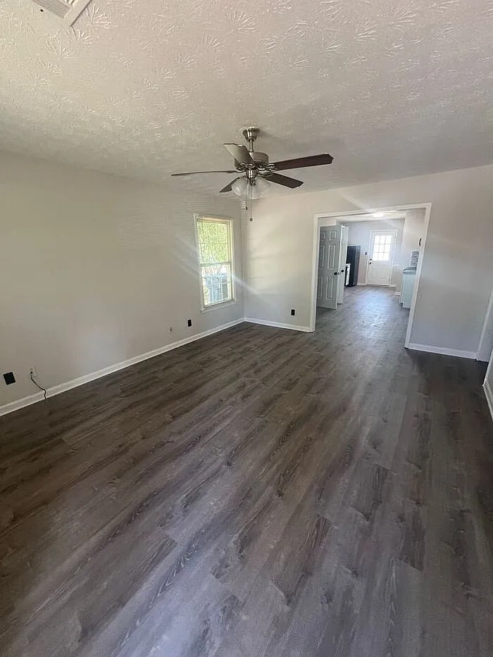 2 bed, 2.0 bath, 1134 sqft, $1,399 — Photo 2