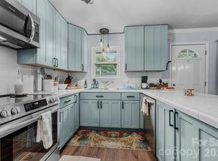 263 Fairway Ln APT D, Spruce Pine, NC 28777