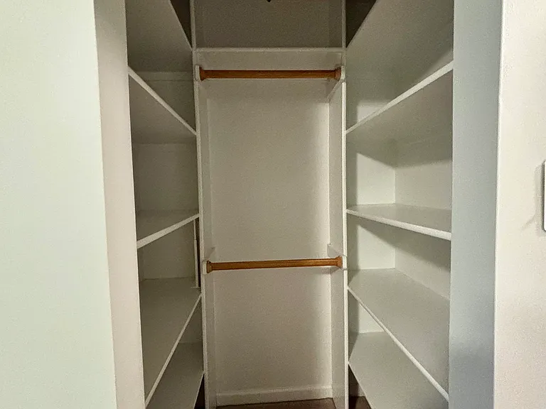 Lillian Dr — Photo 16