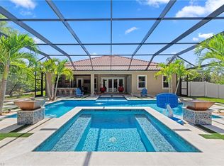 915 16th St SE, Naples, FL 34117