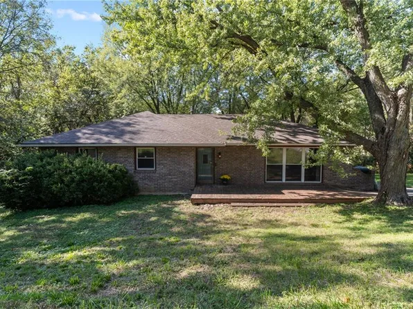 3524 N 73rd Dr, Kansas City, KS 66109