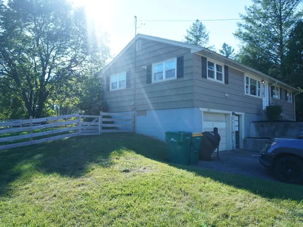 268 Sterling St, Lancaster, MA 01523