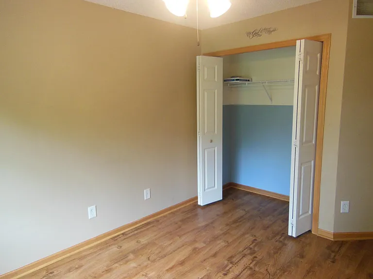 17346 Lilac Ln SE — Photo 8