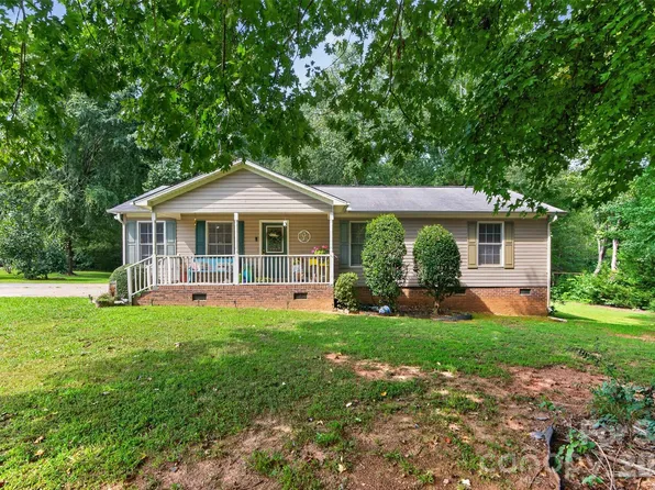 1007 Field Swallow Way, Clover, SC 29710