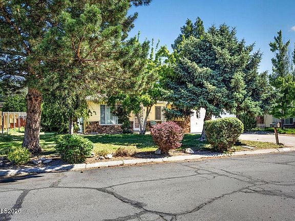 3rd image of 1055 Curti Dr