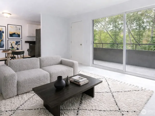 2100 N 106th #307, Seattle, WA 98133