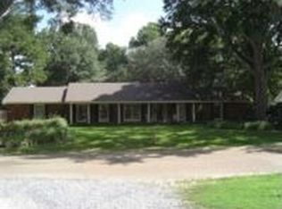 2328 Twin Lakes Cir, Jackson, MS 39211