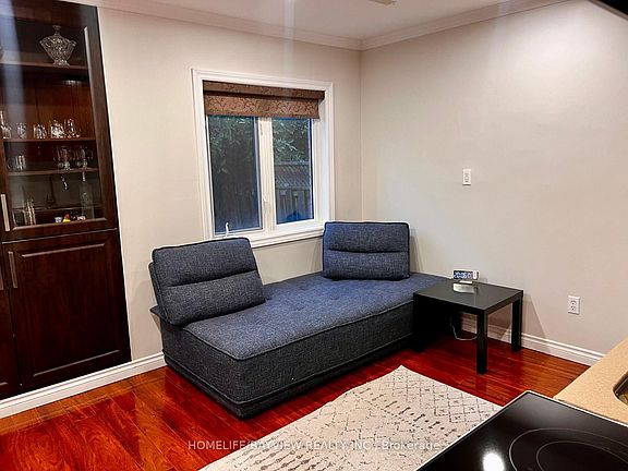 4th image of 167 Yellowood Cir