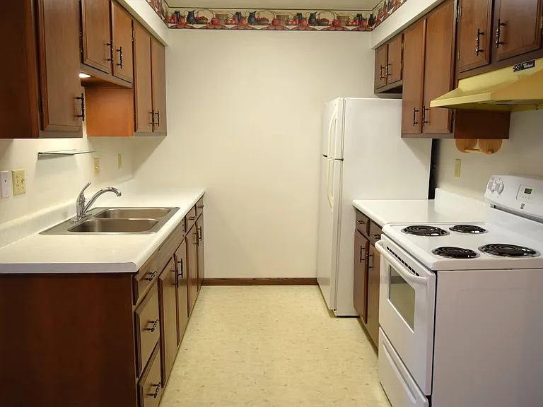 425 W Maine St — Photo 4