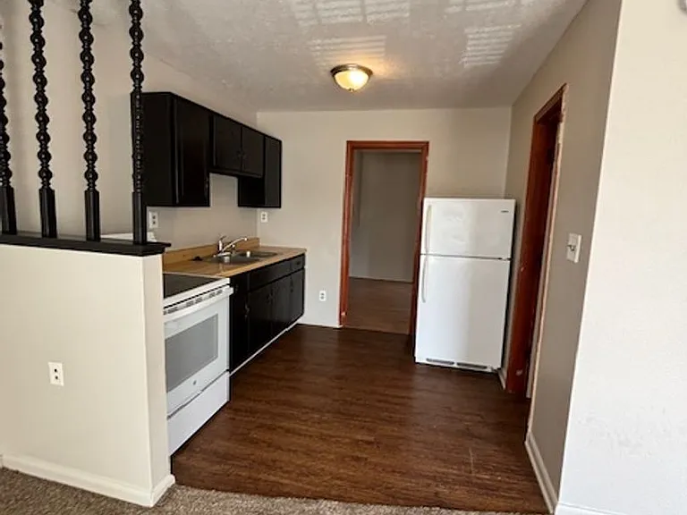 413 S Main St — Photo 3